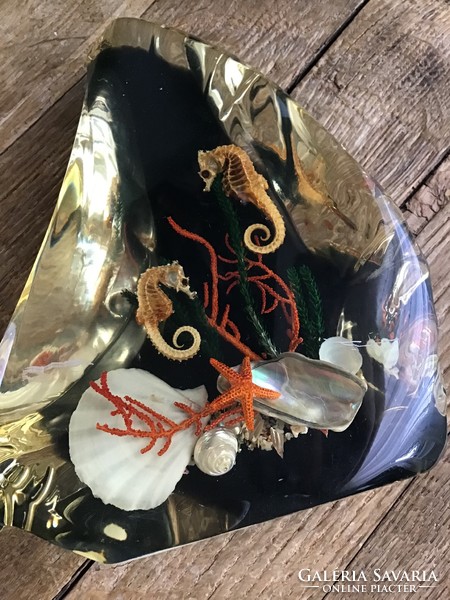 Régi akril szobor tengeri csikóhalakkal, kagylóval