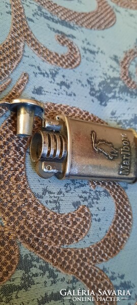 Marlboro petrol lighter