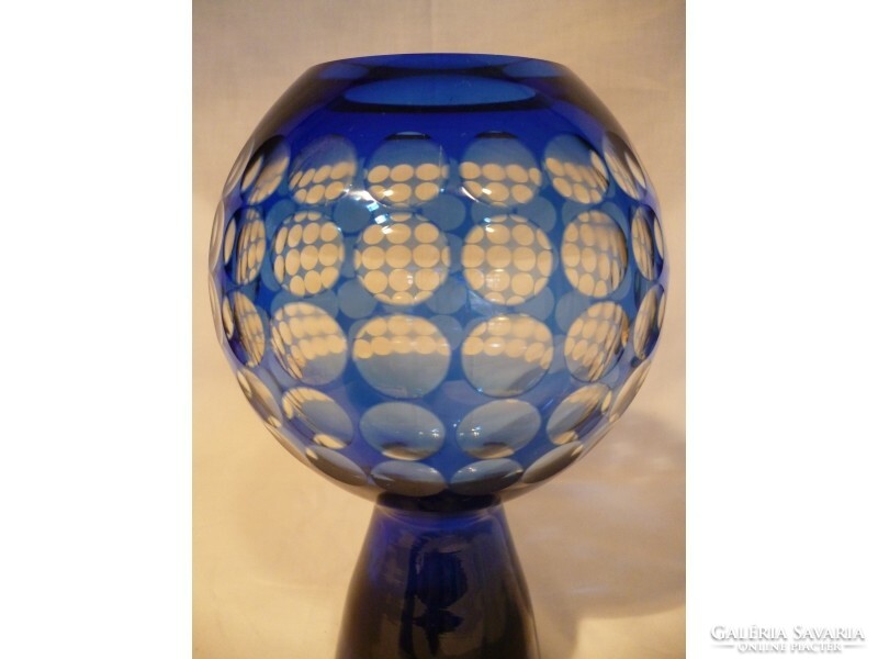 Y283 Marita Voigt, Harzkristall csiszolt kék üveg váza 1970