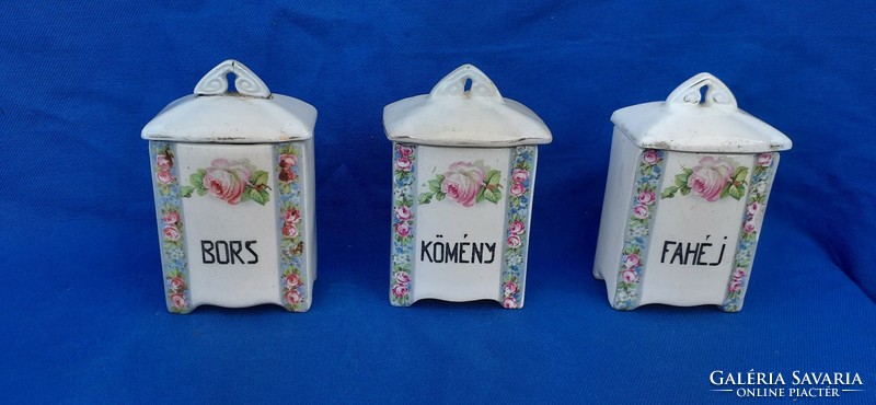 Small spice containers