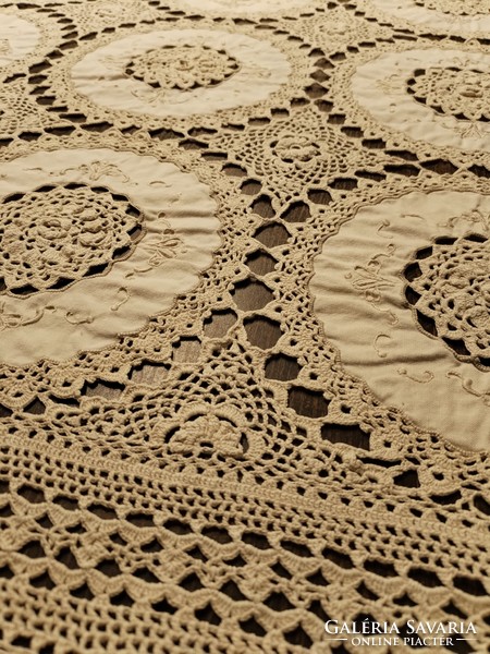 Crocheted tablecloth - dining room / vintage style - beige