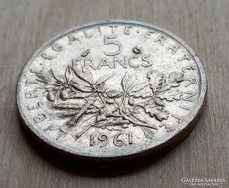 2 silver French 5-crown coins from 1961 and 1963 shown in the pictures are for sale