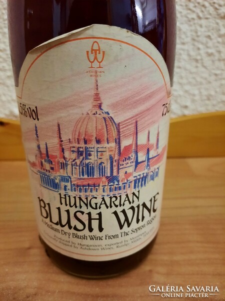 Hungarian blush wine 1989, museum wine