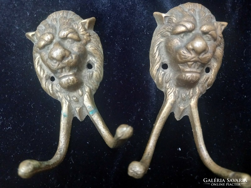 Antique solid copper lion figure hanger