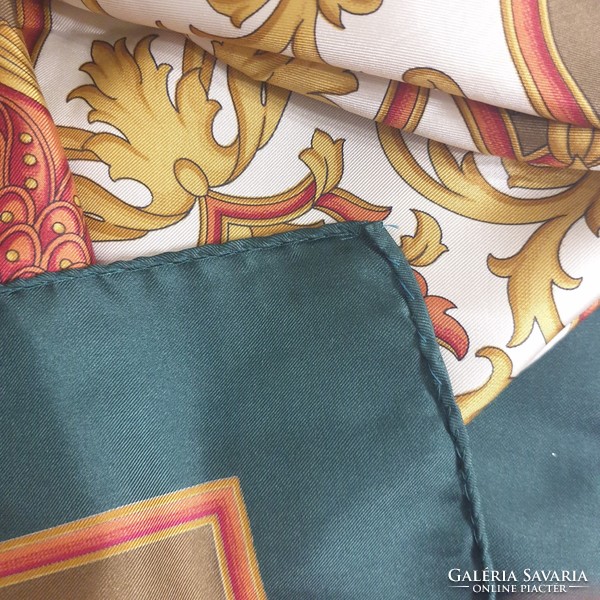 Olasz selyemkendő, pipa ábrákkal  és díszes gyufásdoboz mintával, 85x85 cm