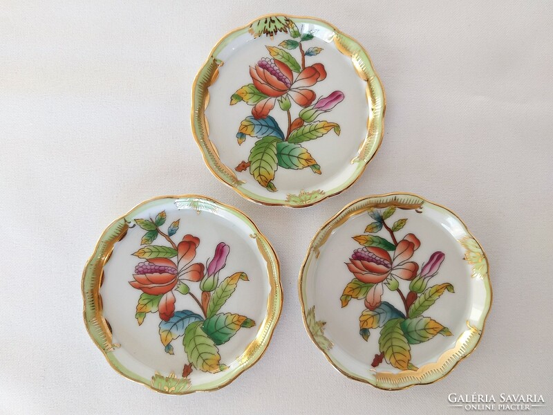 3 pcs. Herend hand-painted decorative bowl with Victoria pattern (no.: 23/200.)
