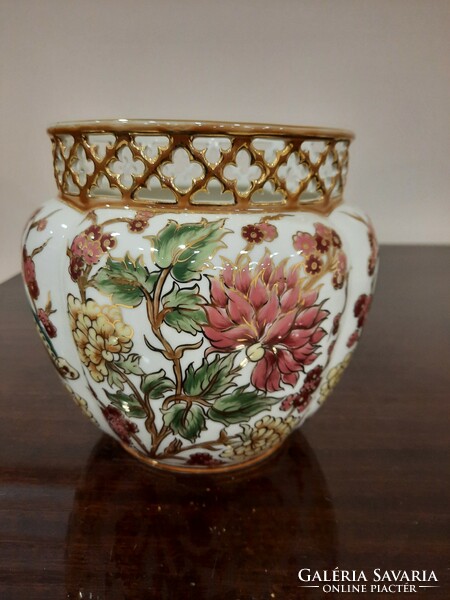 Nagyméretű Zsolnay virágmintás áttört porcelán kaspó