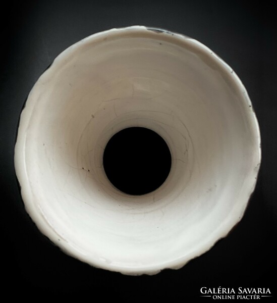 Ceramic vase by László Elijah