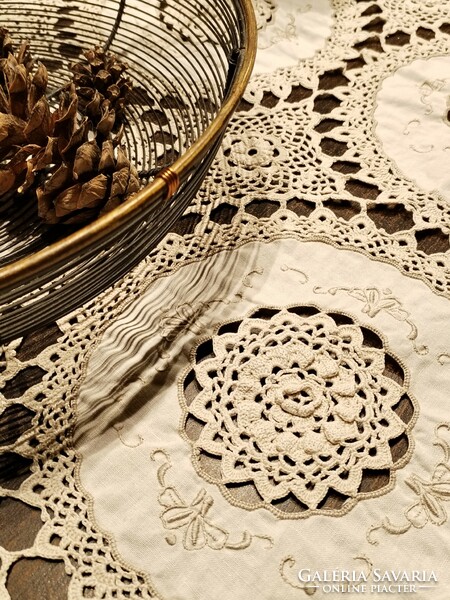 Crocheted tablecloth - dining room / vintage style - beige