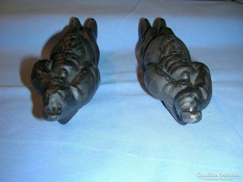 Pair of watch weights in a rare form