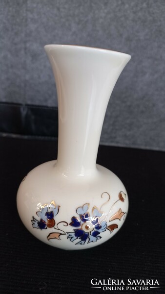 Zsolnay cream-colored, small vase with cornflowers, pattern number, gold-plated, 12 x 7 cm, opening: 4.5 cm