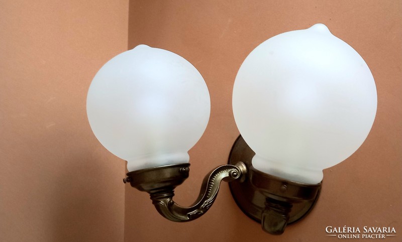 Murano double globe wall lamp negotiable