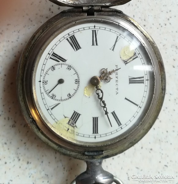 Perfecta, working silver pocket watch with double lid