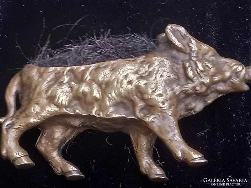 Antique Viennese copper boar figural pillow pin holder from the xix. From Sz / hunting pattern object