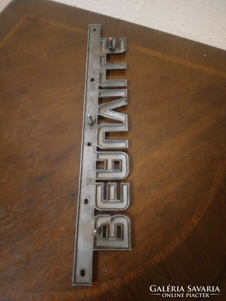 Beauville inscription, it was on a Chevrolet bus, from the 80s, size 31 cm long, 5 cm wide, spiater.