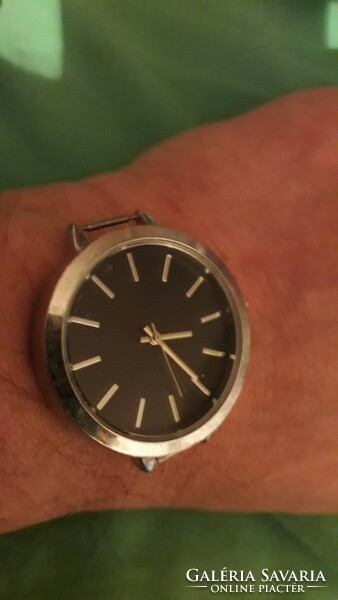 Good condition serpaco working quartz men's quartz wristwatch without strap as shown in the pictures