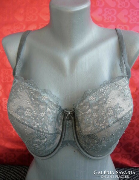 Wonderful breast shaping lace bra 90/d new