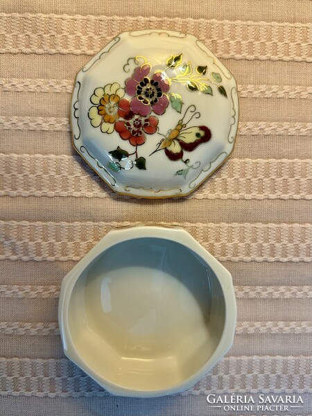 Zsolnay pillangós virágmintás sokszögletes bonbonier porcelá