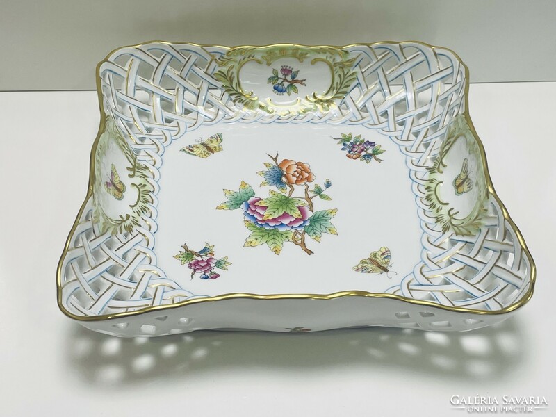 Beautiful openwork bowl with Victoria pattern from Herend