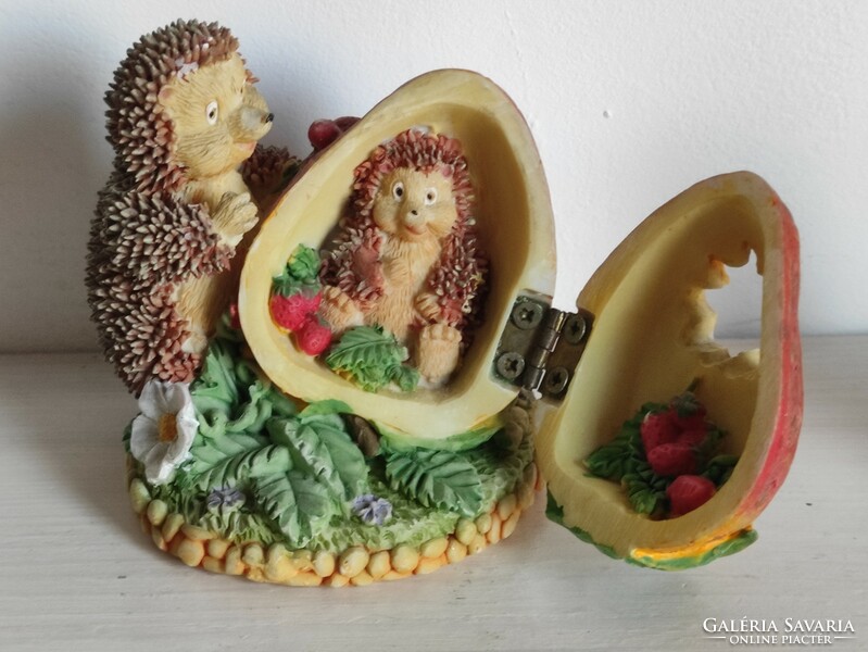 3 Small charming trinkets greasestone figurine hedgehog pug dog flower picking girl