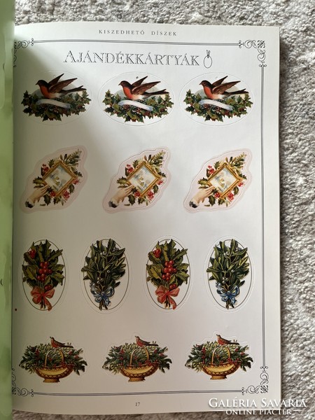 A picture book of Christmas decorations that can be taken out