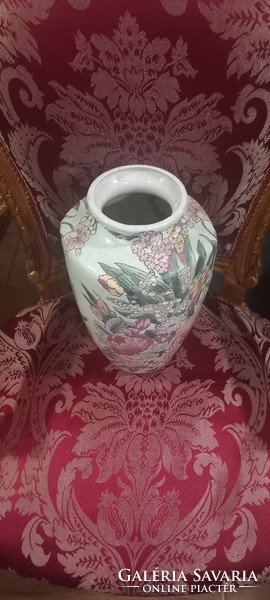 Chinese vase negotiable floral design