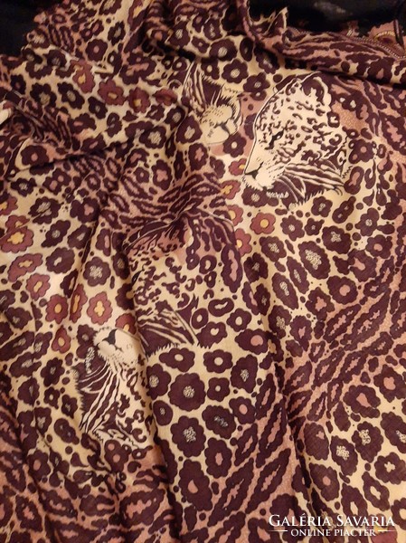 New, large, 140x140cm leopard print soft fabric shawl/stole