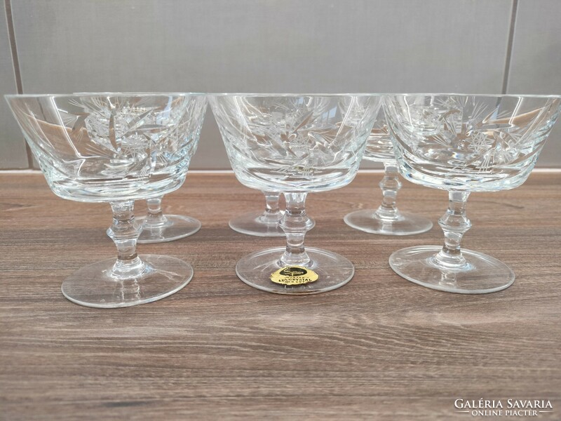 Set of 6 polished, rotating star, stemmed crystal champagne glasses