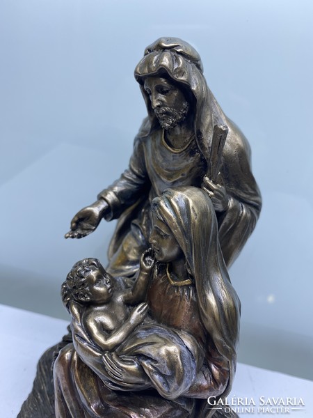 Szent csalad bronzirozott szobor
