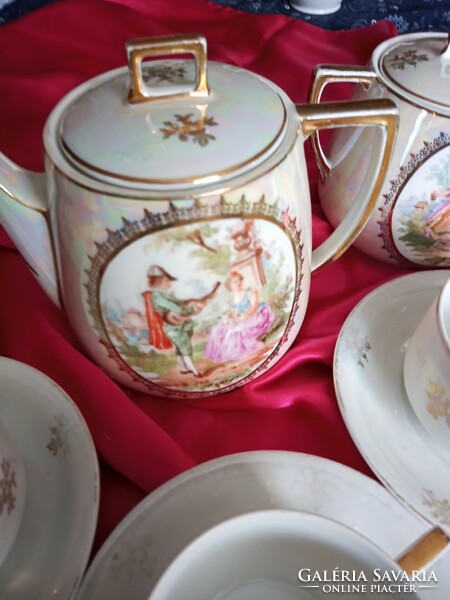 Tea set.