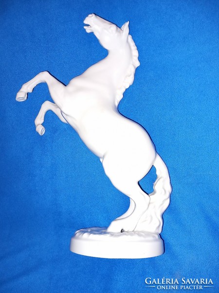 32 cm -es Régi KARL TUTTER HUTSCHENREUTHER porcelán ágaskodó fehér ló paripa szobor