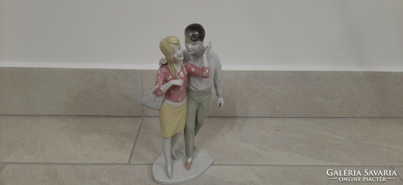 Porcelain figure, unterweissbach, couple in love