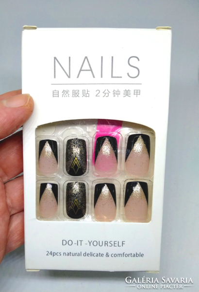 Self-adhesive artificial nails set - black-gold 1