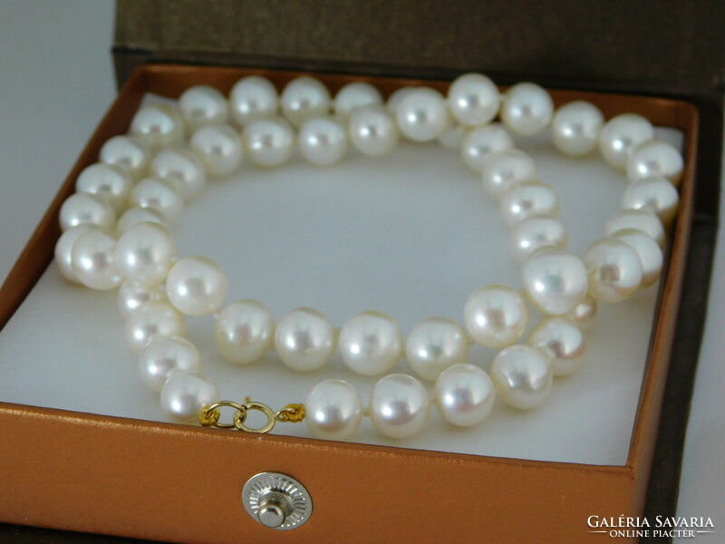 Pearl necklace 18k gold