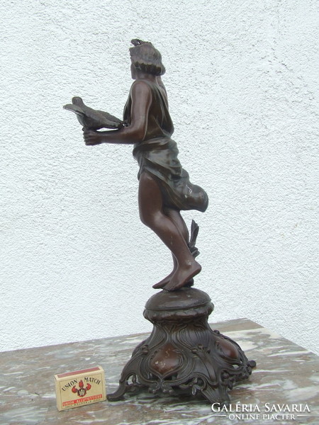 Sculpture spa