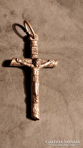 Antique silver body cross pendant. Marked 3.5X1.7 Cm net 1.97 G.