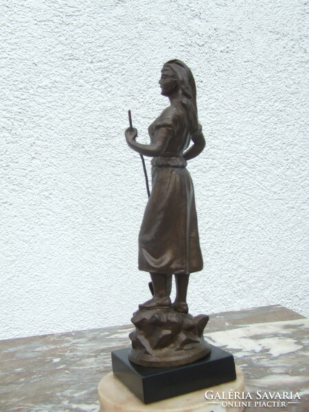 Gardener statue spaiater