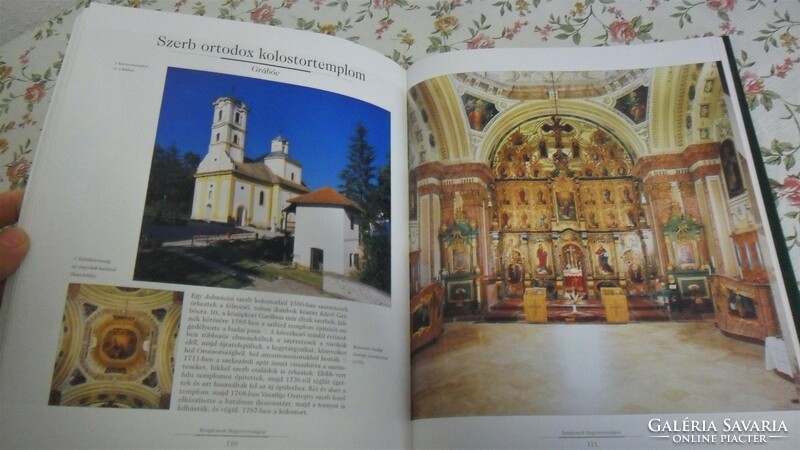 Új!  Ajándéknak is kitűnő választás! Templomok Magyarországon.  30.5 X 24 cm.