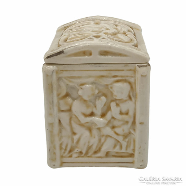 Zsolnay old-ivory box with lid m997
