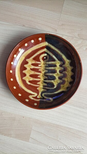 HMVH majolika tányér halas motívummal