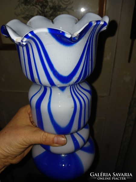 Régi rogyasztott muránói üveg váza