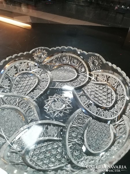 Crystal serving bowl with a horseshoe-shaped pattern