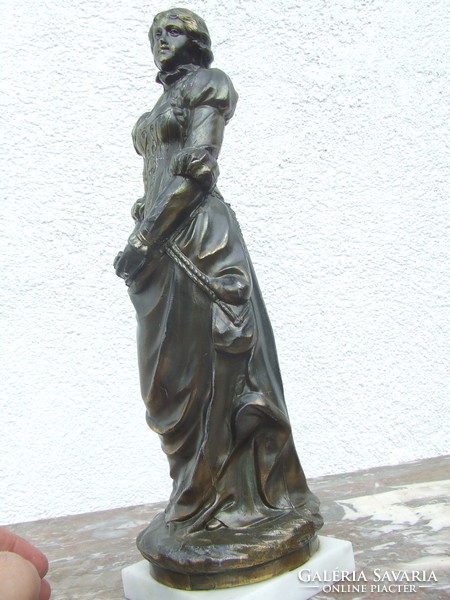 Statue of a lady in spain