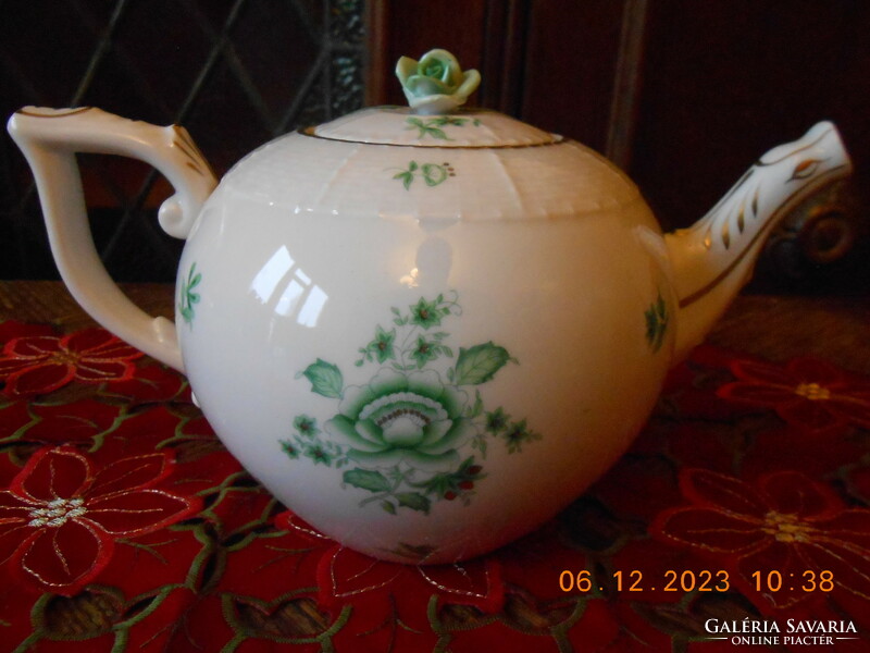 Nanking pattern tea spout from Herend