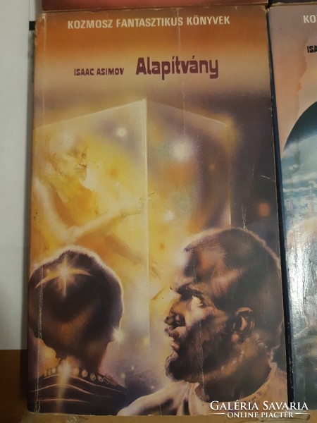 4 db fantasztikus könyv egyben (Asimov)
