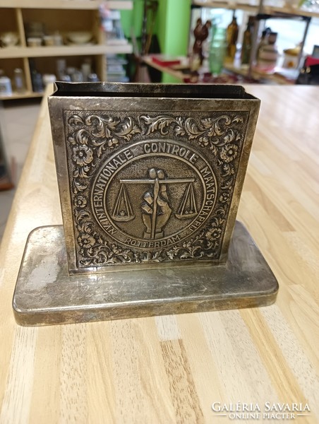 Silver-plated desk storage