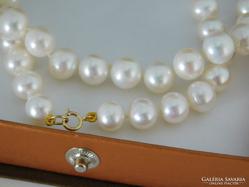 Pearl necklace 18k gold