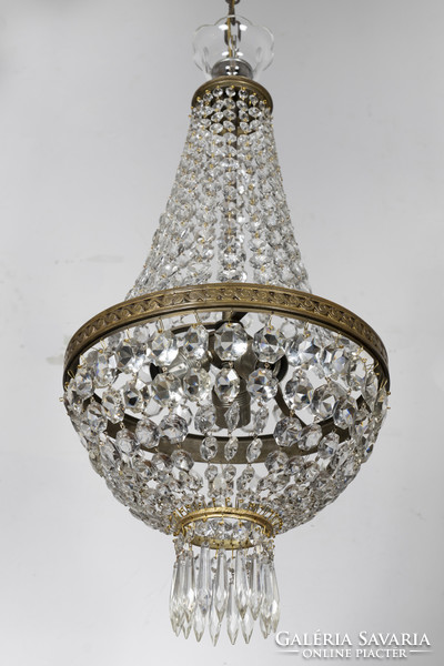 Ampoule-shaped crystal chandelier