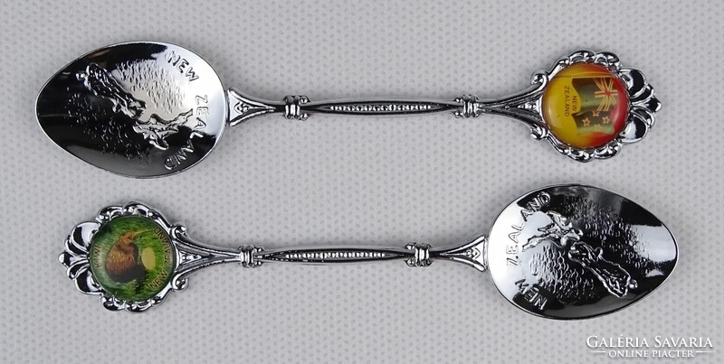 1P962 New Zealand decorative spoon pair 11.2 Cm