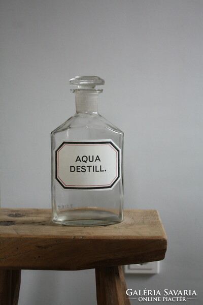 Régi szép állapotú patikaüveg “Aqua destill.”felirattal. 500ml